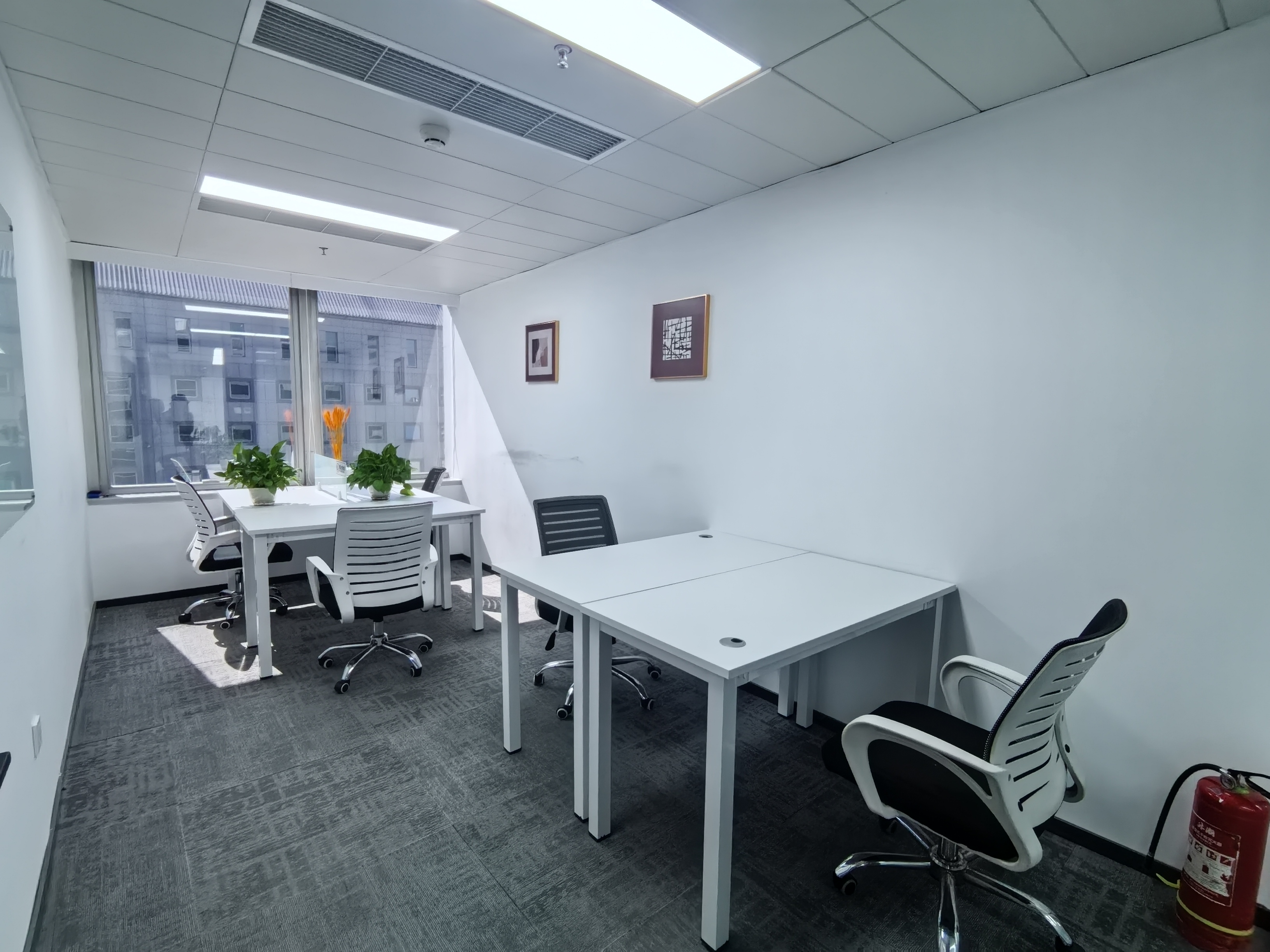 杰程中心独立办公室4人间实景
